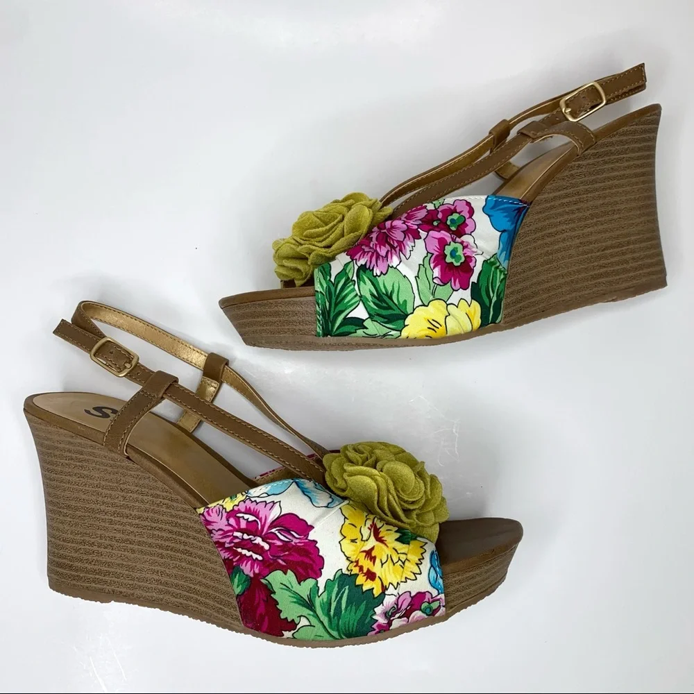 Floral Print Wedge Heel Sandal Canvas Platform Flower Detail Chic Size 7 NEW
